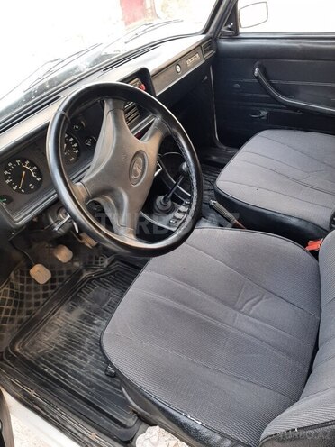 LADA (VAZ) 2107-4
