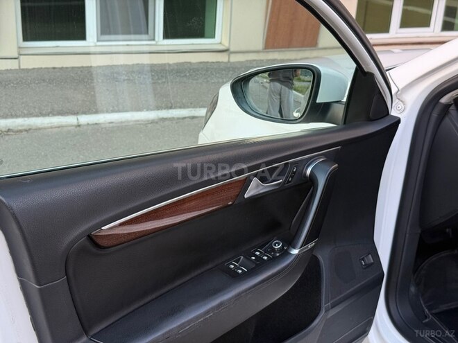 Volkswagen Passat-10