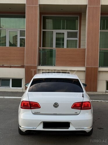 Volkswagen Passat-4