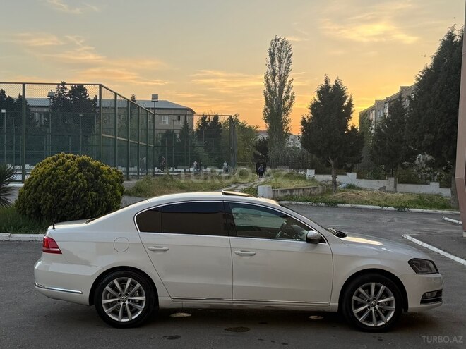 Volkswagen Passat-8