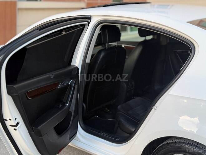 Volkswagen Passat-11
