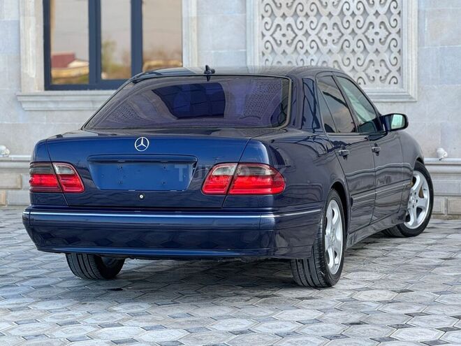 Mercedes E 220-7