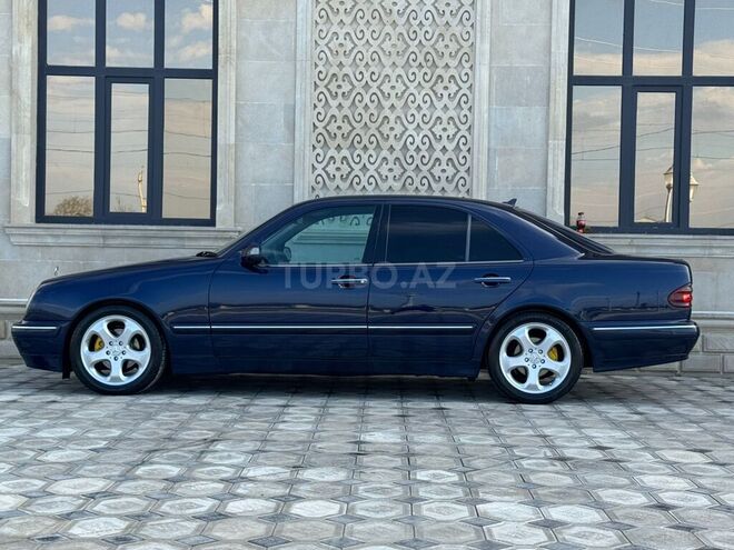 Mercedes E 220-5