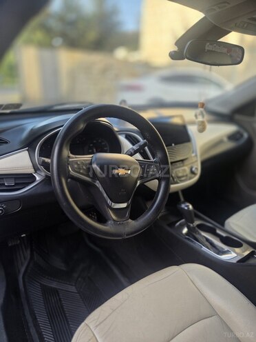 Chevrolet Malibu-8