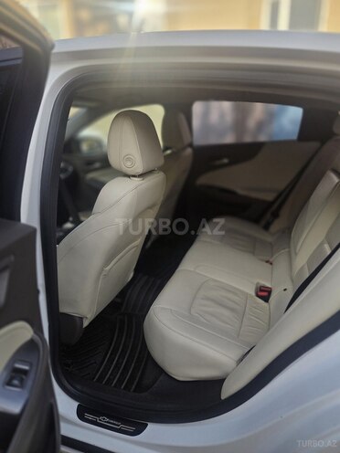 Chevrolet Malibu-9