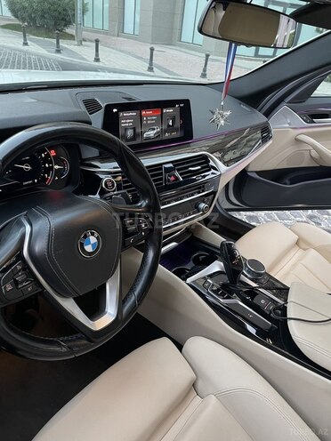 BMW 530-13