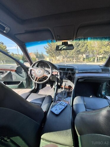 BMW 728-9