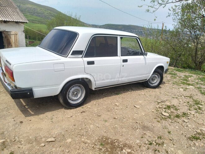 LADA (VAZ) 2107-2