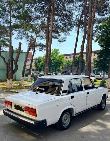 LADA (VAZ) 2107-2