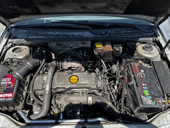 Opel Vectra-13