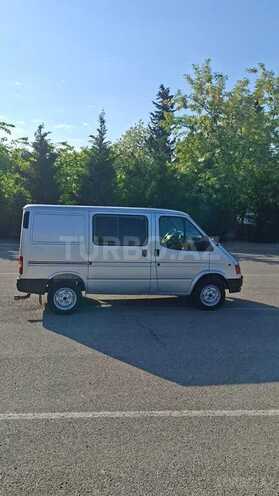 Ford Transit-4