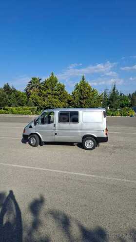 Ford Transit-9