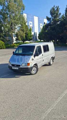 Ford Transit-8