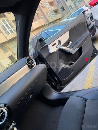 Mercedes CLA 250 e-21