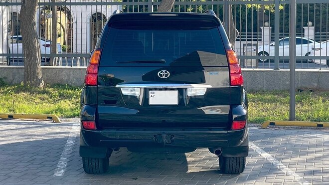 Toyota Land Cruiser Prado-5
