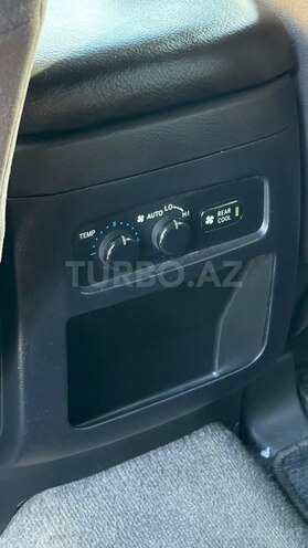 Toyota Land Cruiser Prado-11