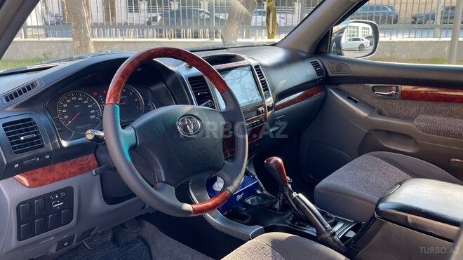 Toyota Land Cruiser Prado-8