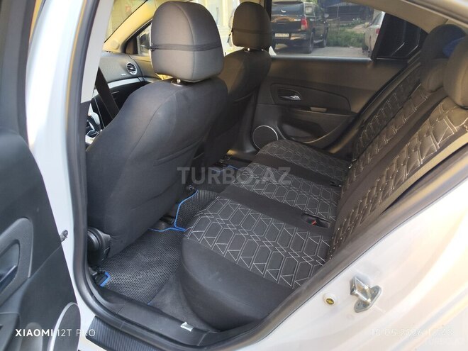 Chevrolet Cruze-10