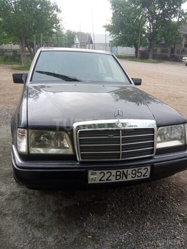Mercedes 200 D-3