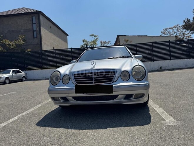Mercedes E 270-1
