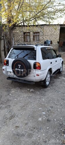 Toyota RAV4-3