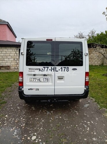Ford Transit-8