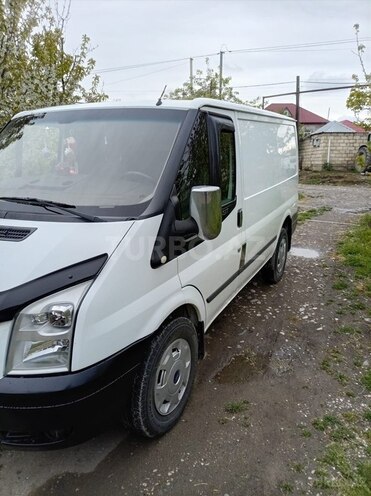 Ford Transit-6