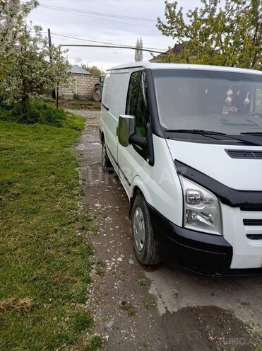 Ford Transit-3