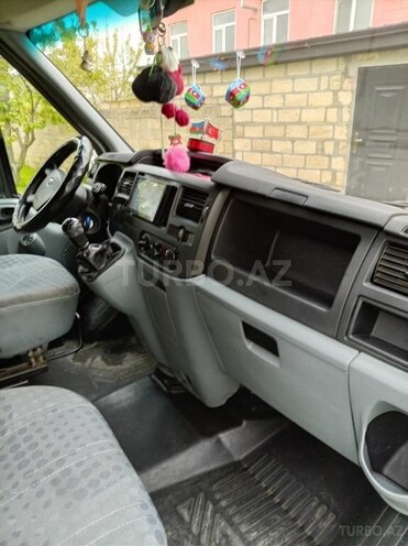 Ford Transit-4
