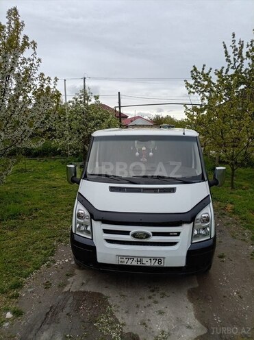 Ford Transit-2