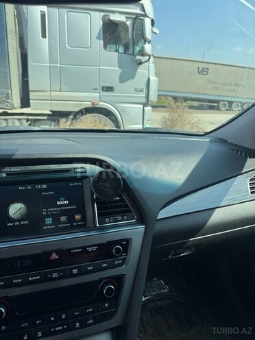 Hyundai Sonata-12