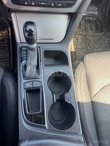 Hyundai Sonata-11