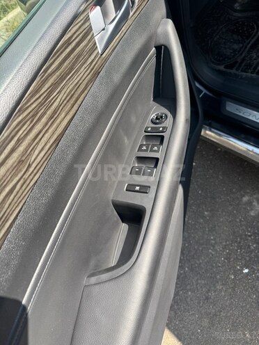 Hyundai Sonata-13