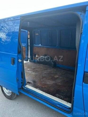 Ford Transit-9