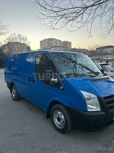 Ford Transit-3