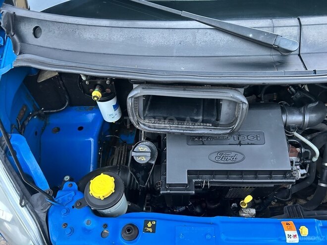 Ford Transit-13