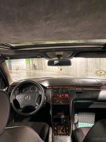 Mercedes E 220-7