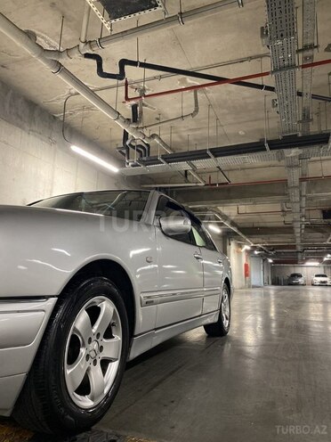 Mercedes E 220-6