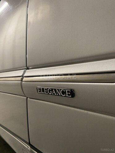 Mercedes E 220-13