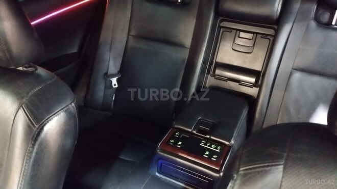 Toyota Camry-5