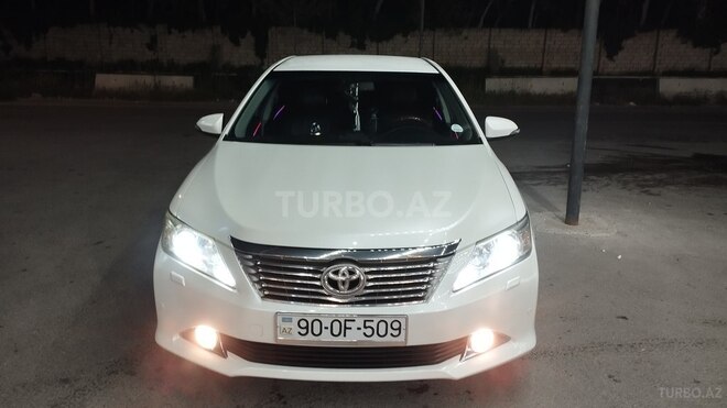 Toyota Camry-13