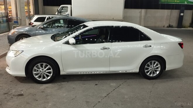 Toyota Camry-7