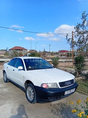 Audi A4-1