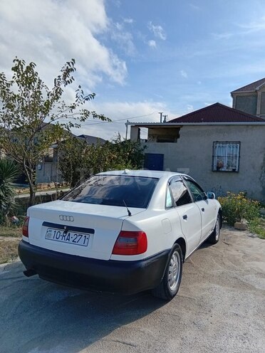 Audi A4-2