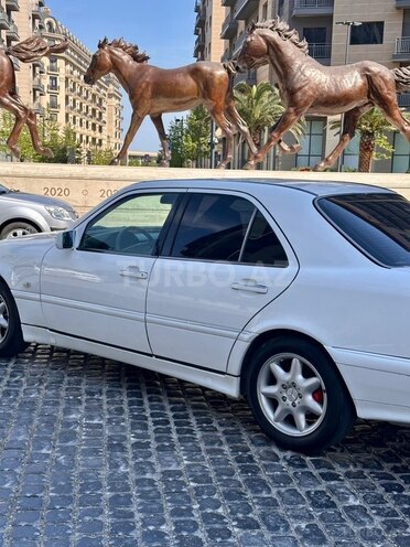Mercedes C 200-4