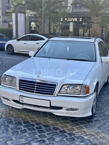 Mercedes C 200-1
