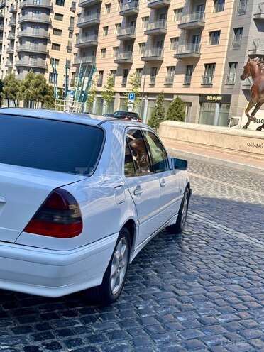 Mercedes C 200-7