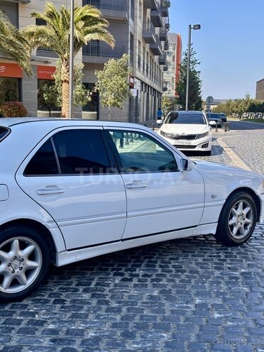 Mercedes C 200-8