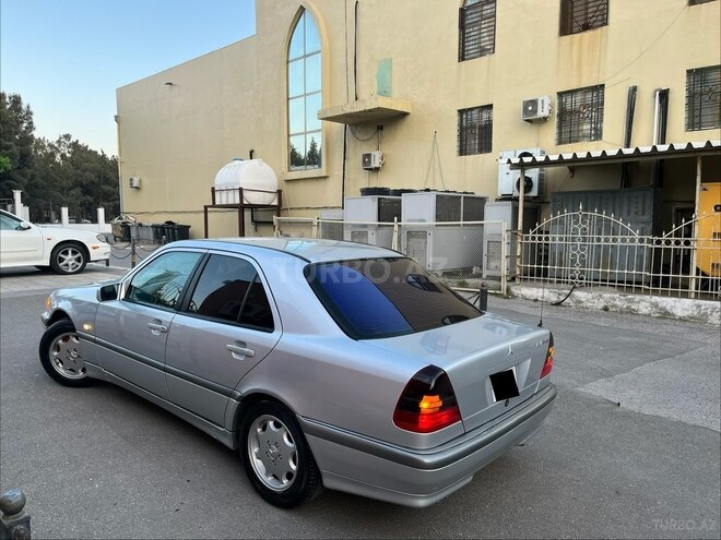 Mercedes C 200-4