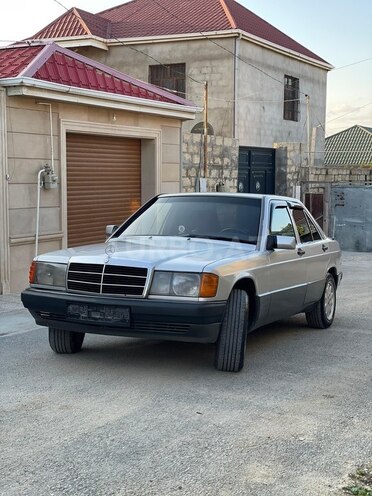 Mercedes 190-2